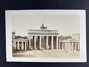 Bild des Verkufers fr Allemagne, Berlin, Porte de Brandebourg, vintage CDV albumen print zum Verkauf von photovintagefrance