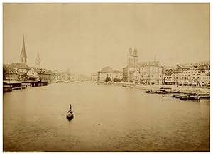 Suisse, Zürich, Vue de la Limmat et la Grossmünster