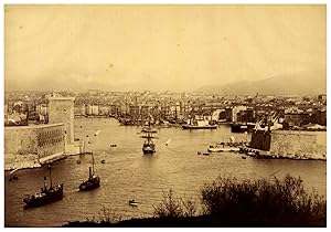 France, Marseille, l'entrée du port