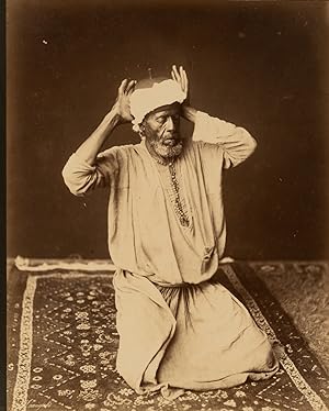 Egypte, homme à la prière