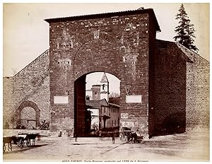 Italie, Firenze, Porta Romana, costruita nel 1328 da J. Orcagna