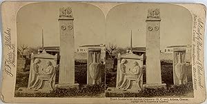 Grèce, Athènes, Pierres tombales dans un cimetière ancien, Vintage print, Circa 1890, Stéréo