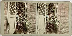 Europe, Portrait d'une femme à une fenêtre fleurie, Vintage print, circa 1900, Stéréo