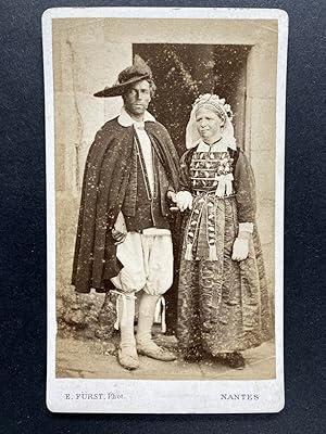 Fürst, Couple Nantais en Costume, vintage CDV albumen print