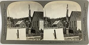 USA, Alaska, Wrangell, Totem dans le village, Vintage silver print, ca.1900, Stéréo