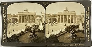 Bild des Verkufers fr Allemagne, Berlin, Porte de Brandebourg et Unter der Linden, Vintage print, ca.1890, Stro zum Verkauf von photovintagefrance