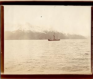 Chili, Détroit de Magellan, Navire et Glacier, vintage citrate print, ca.1910