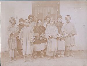 Indochine, Portrait d'une femme accompagnée d'enfants, Vintage print, circa 1890