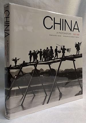 Imagen del vendedor de China: A Photohistory, 1937-1987 a la venta por Book House in Dinkytown, IOBA