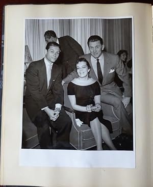 Fotoalbum mit privaten Photos von Kirk Douglas, Richard Widmark etc. zum Besuch in München 1957.