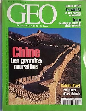 Géo N° 261. Chine, les grandes murailles, Versailles, Texas Novembre 2000.