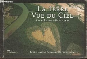 Imagen del vendedor de La Terre vue du ciel- Livre cartes postales dtachables a la venta por Le-Livre