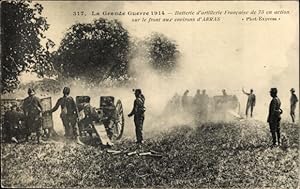 Bild des Verkufers fr Ansichtskarte / Postkarte Arras, Der Erste Weltkrieg 1914, franzsische Artillerie-Batterie von 75 im Einsatz an der Front zum Verkauf von akpool GmbH