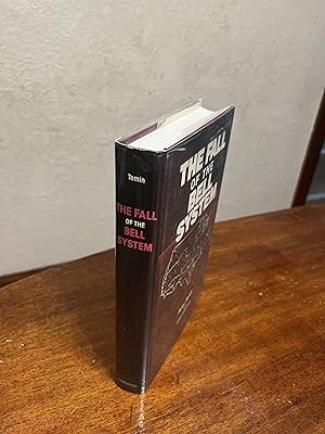 Imagen del vendedor de The Fall of the Bell System: A Study in Prices and Politics a la venta por Chris Duggan, Bookseller