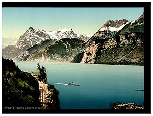 Schweiz, Vierwaldstättersee, Urnersee mit Gotthardbahn, Rütli und Urirotstock