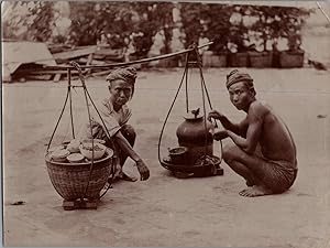 Myanmar, Yangon, Portrait d'un vendeur de nourriture, Vintage print, circa 1900