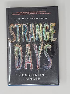 Bild des Verkufers fr Strange Days zum Verkauf von Cross Genre Books