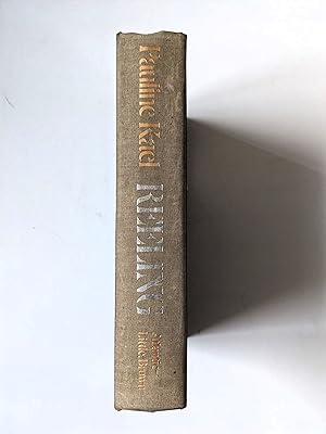 Bild des Verkufers fr 1976 PAULINE KAEL - REELING **SIGNED & INSCRIBED** First Edition zum Verkauf von Blank Verso Books