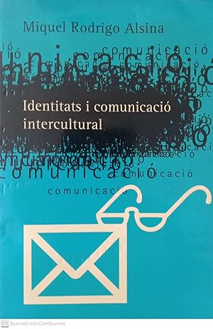 Imagen del vendedor de Identitats i comunicaci intercultural a la venta por Llibres Capra