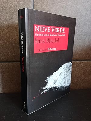 Seller image for Nieve verde: El primer caso de la detective Louise Rick. Sara Blaedel. for sale by Lauso Books
