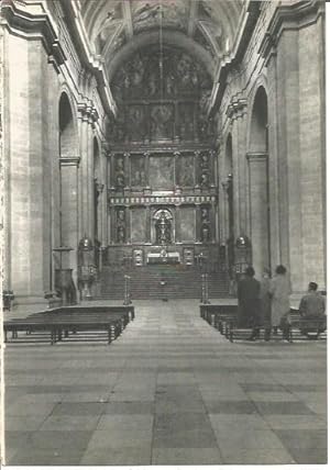 Immagine del venditore per LAMINA V02005: El Escorial. Nave de la iglesiaa, Capilla Mayor venduto da EL BOLETIN