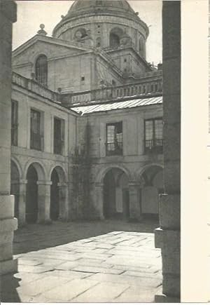 Immagine del venditore per LAMINA V02015: El Escorial. Uno de los patios menores del Palacio venduto da EL BOLETIN