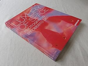 Immagine del venditore per Luxury of Space venduto da Nightshade Booksellers, IOBA member