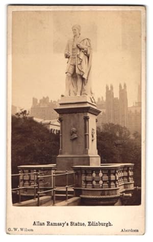 Photo G. W. Wilson, Aberdeen, Ansicht Edinburgh, Blick auf die Allan Ramsay Statue mit dem Colleg...