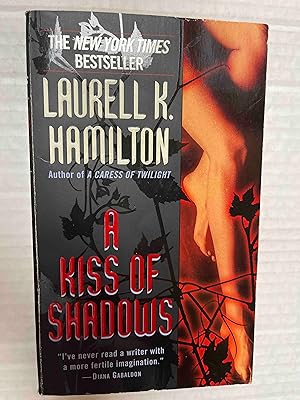 A Kiss of Shadows (Meredith Gentry, Book 1)