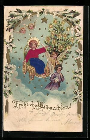 Präge-Ansichtskarte Fliegendes Christkind auf seinem Thron mit Weihnachtsengeln und Christbaum