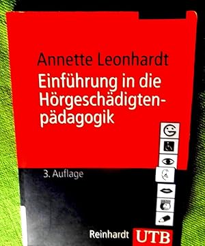 Bild des Verkufers fr Einfhrung in die Hrgeschdigtenpdagogik. Mit 88 Abbildungen und zahlreichen Abbildungen und Tabellen. UTB 2104. zum Verkauf von Versandantiquariat Sabine Varma