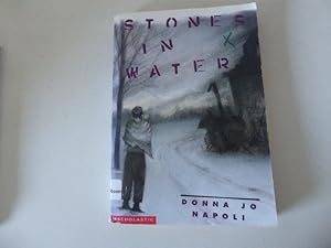 Bild des Verkufers fr Stones in Water. Paperback zum Verkauf von Deichkieker Bcherkiste