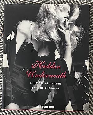 Image du vendeur pour Hidden Underneath: A History of Lingerie mis en vente par Exchange Value Books