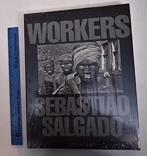 Immagine del venditore per Workers: An archaeology of the industrial age venduto da ZBK Books
