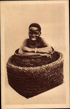 Bild des Verkufers fr Ansichtskarte / Postkarte Afrque, ein kleiner schwarzer Junge, der um einen Rosenkranz bittet zum Verkauf von akpool GmbH