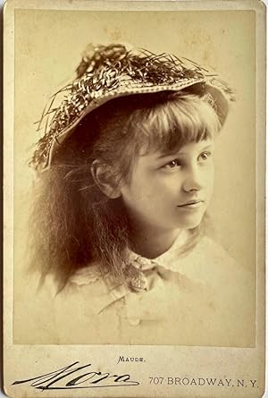 Photography carte-de-visite | Portrait photo of actress Maude with tangled hair by photographer J...