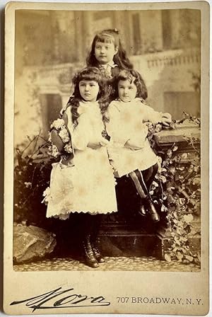 Photography carte-de-visite | Portrait photo of three girls by photographer Jose Maria Mora from ...