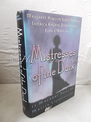Bild des Verkufers fr Mistresses of the Dark: 25 Macabre Tales zum Verkauf von High Barn Books