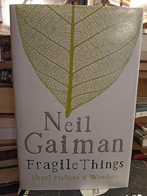 Image du vendeur pour Fragile Things short fictions and wonders mis en vente par Lovely Books