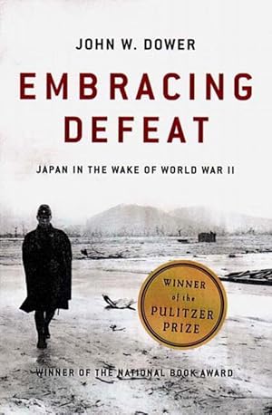 Bild des Verkufers fr Embracing Defeat: Japan in the Wake of World War II zum Verkauf von moluna