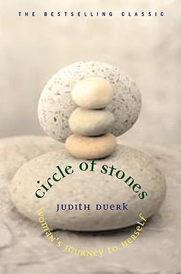 Bild des Verkufers fr Circle of Stones: Woman\ s Journey to Herself zum Verkauf von moluna