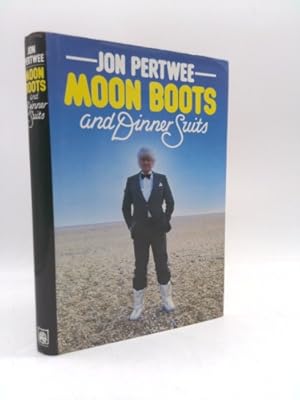 Immagine del venditore per Moon Boots and Dinner Suits venduto da ThriftBooksVintage