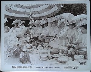 Bild des Verkufers fr Summer Holiday 8 X 10 Still 1947 Mickey Rooney, Gloria DeHaven, Walter Huston zum Verkauf von AcornBooksNH