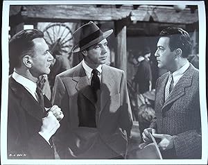 Immagine del venditore per To the Ends of the Earth 8 X 10 Studio Issued Still 1947 Dick Powell, Ludwig Donath venduto da AcornBooksNH