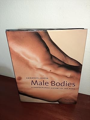 Imagen del vendedor de Male Bodies: A Photographic History of the Nude a la venta por AwardWinningBooks