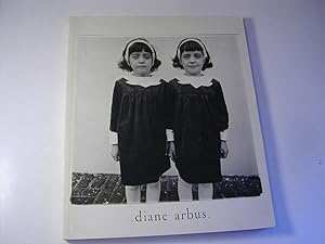 Imagen del vendedor de Diane Arbus : eine Monographie a la venta por Antiquariat Fuchseck