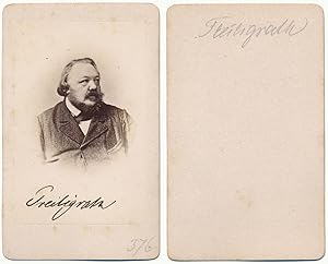 Image du vendeur pour Zwei Portrts des Ferdinand Freiligrath. (1810 - 1876). Er war ein deutscher Lyriker und bersetzer. mis en vente par Michael Meyer-Pomplun