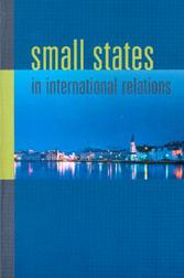 Bild des Verkufers fr Small States in International Relations zum Verkauf von moluna