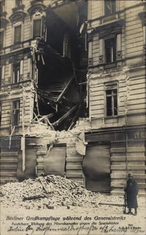 Ansichtskarte / Postkarte Berlin, Generalstreik 1919, Straßenkämpfe, Wirkung eines Minentreffers ...