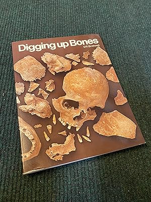 Immagine del venditore per Digging Up Bones venduto da The Berwyn Bookshop